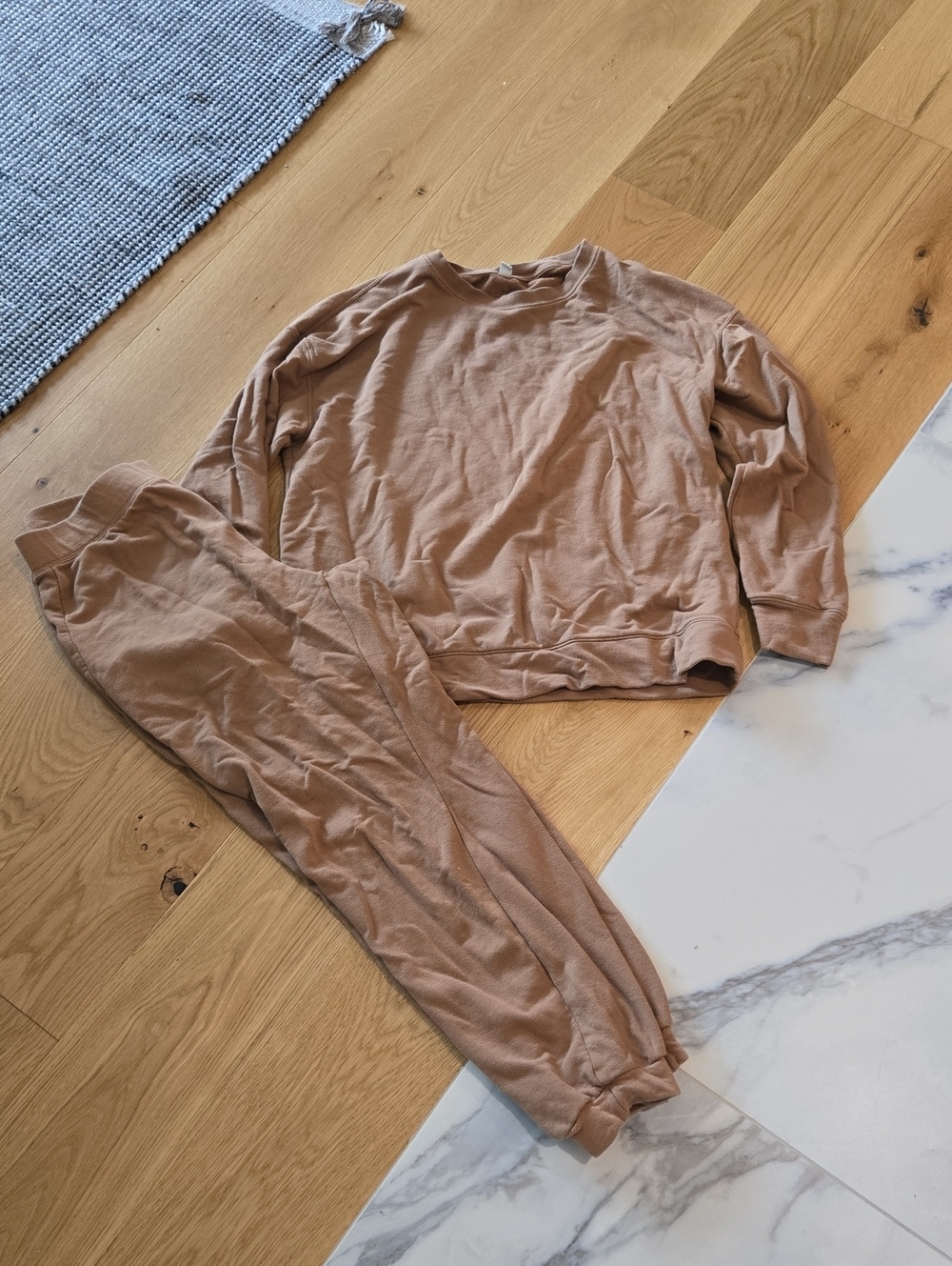 Uniqlo Two-Piece Lounge Set in Light Brown Neutral Chic, M, GUC, Comfort Casual